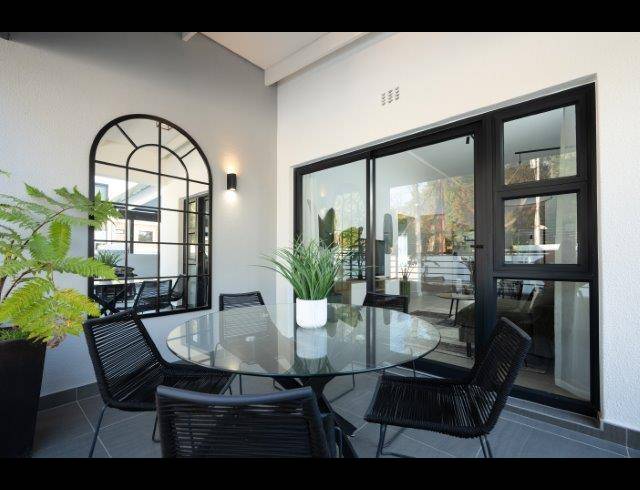 2 BEDROOM APARTMENT FOR SALE IN BRYANSTON